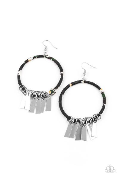 ***Garden Chimes - Black