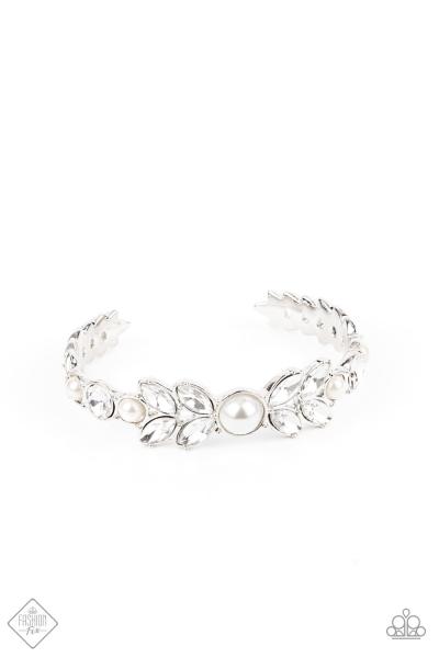 ***​Regal Reminiscence - white